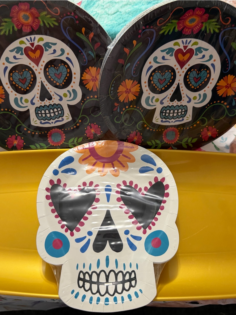Day of the Dead Sugar Skull Party Plates and Decorations - Multicolor
